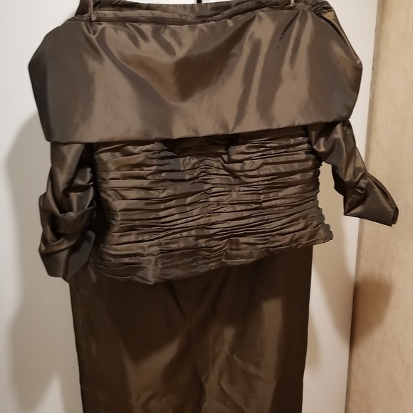 Dress - Picture 1 of 7